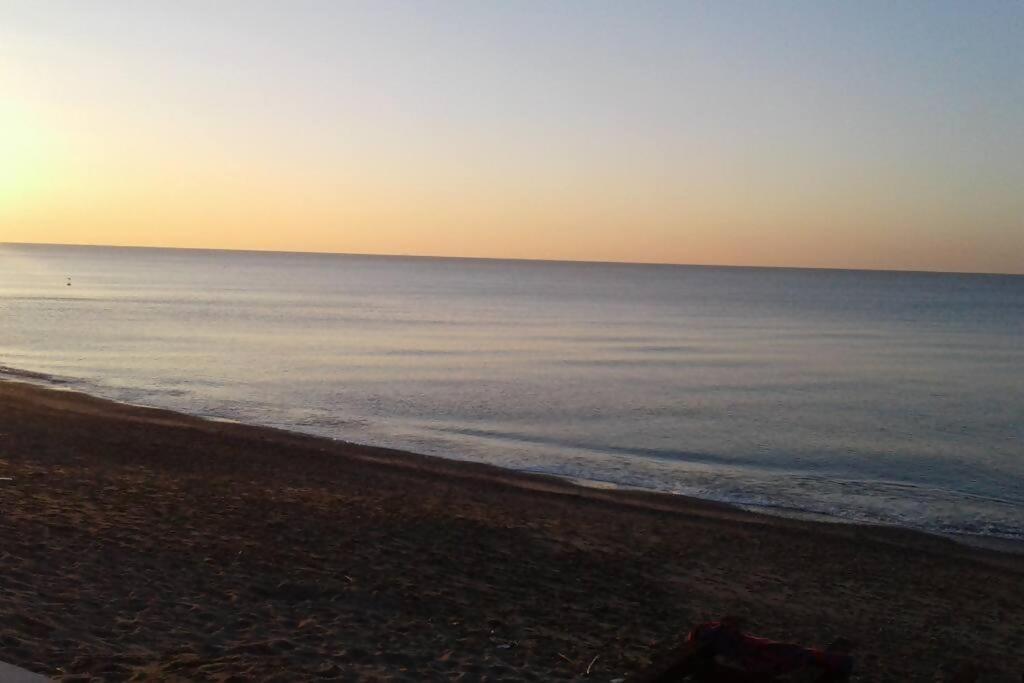Larte Al Mare Vicino Spiaggia Con Ac E Wifi Lägenhet Savona Exteriör bild